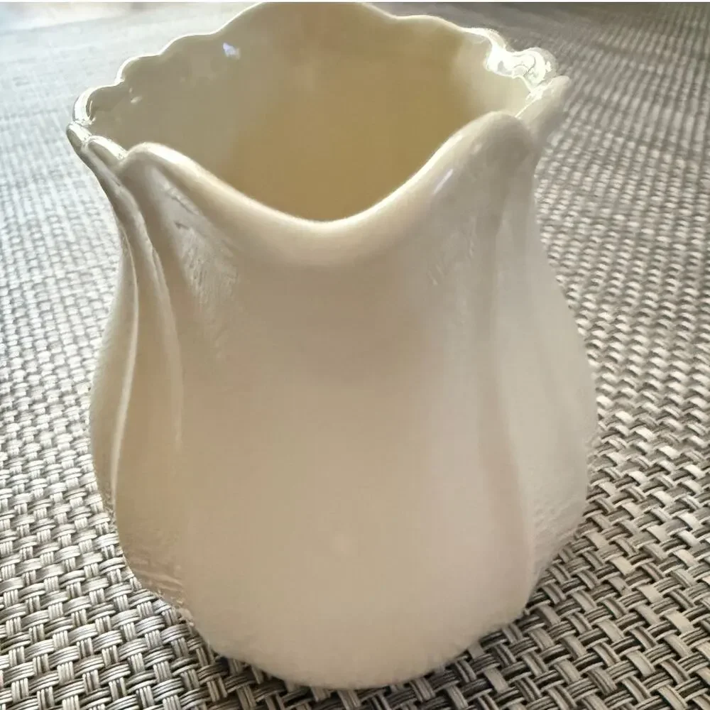LENOX Casual Elegance Chinastone Stoneware Gravy Boat Ivory *DISCONTINUED*